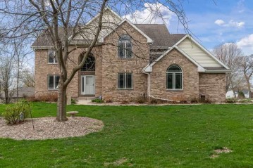 3604 Briar Crest Drive, Janesville, WI 53546