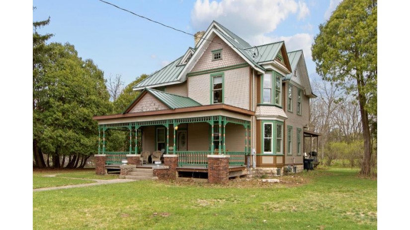 744 S Main Street Poynette, WI 53955 by Turning Point Realty - Off: 608-393-9471 $420,000