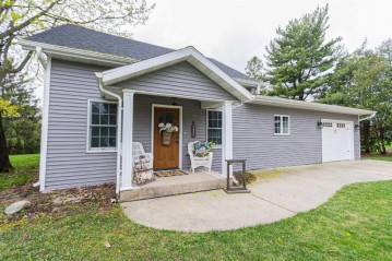 2664 19th Street Court, Monroe, WI 53566