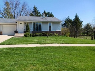 1044 N Wuthering Hills Drive, Janesville, WI 53546