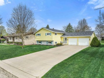 1064 Bayberry Drive, Watertown, WI 53098