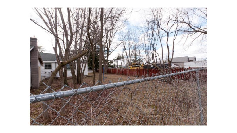 11 West Orchard Beach Lane Rice Lake, WI 54868 by Jenkins Realty, Inc. $89,900