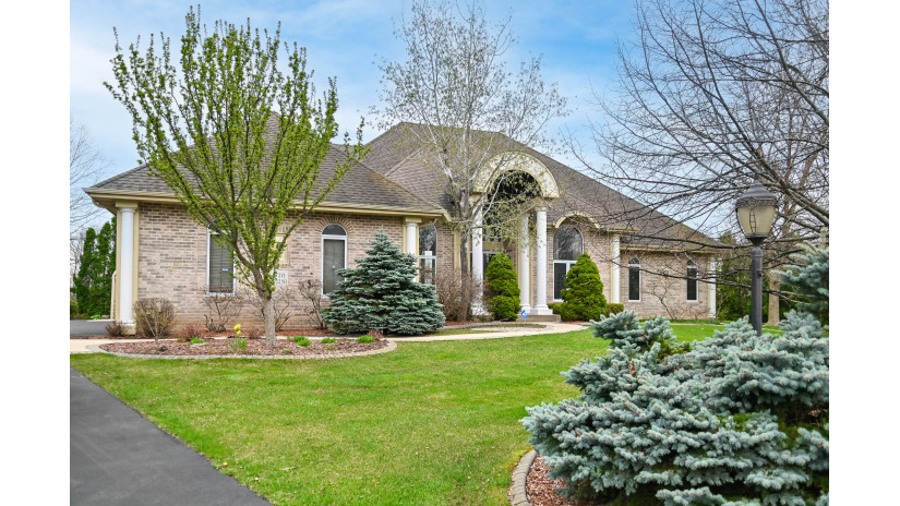 W213N5230 Golfview Dr Menomonee Falls, WI 53051 by Shorewest Realtors $1,350,000