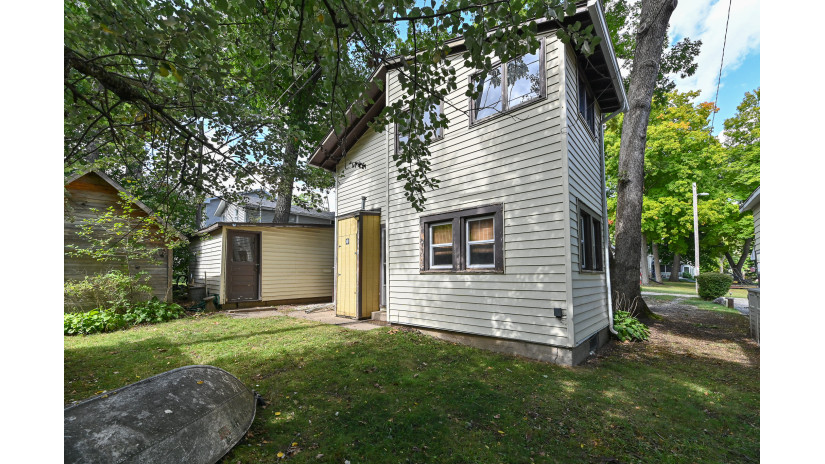 1605 Polk Ave Delavan, WI 53115 by Shorewest Realtors $499,000