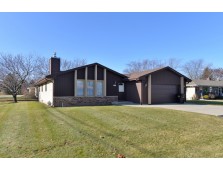 5510 Randal Ln, Caledonia, WI 53402-1774