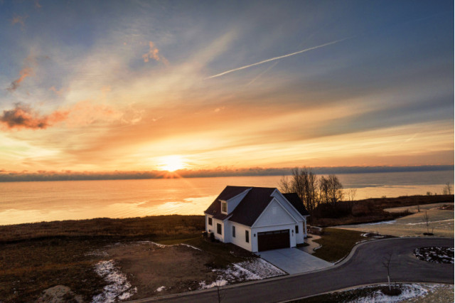 Lake Front Cottage