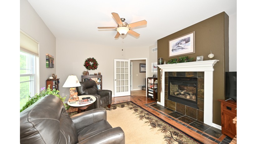 333 Oak Hill Cir 15 Rochester, WI 53105 by Shorewest Realtors $475,000