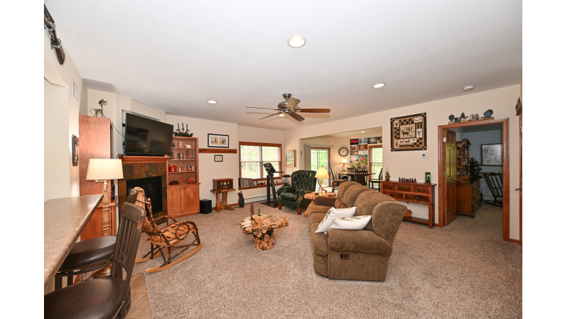 333 Oak Hill Cir 15 Rochester, WI 53105 by Shorewest Realtors $475,000