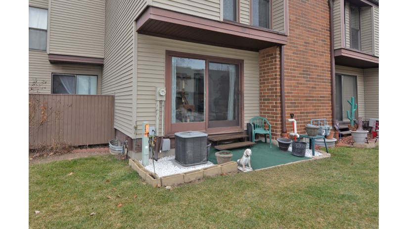 5151 S 13th St F Milwaukee, WI 53221 by Shorewest Realtors $170,000