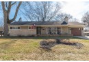 1003 Oxford Rd, Waukesha, WI 53186 by Shorewest Realtors $350,000