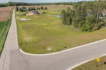 2092 Paradise Hills Ct LT22, Trenton, WI 53095