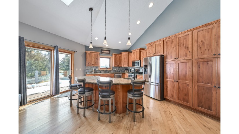 229 Cypress Pt North Prairie, WI 53153 by Shorewest Realtors $850,000