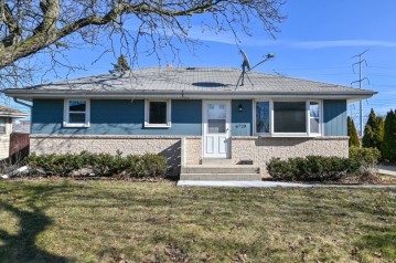 6720 N 75th St, Milwaukee, WI 53223-5608