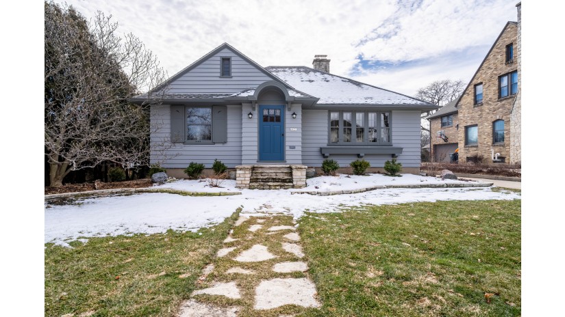 6421 Betsy Ross Pl Wauwatosa, WI 53213 by Shorewest Realtors $425,000