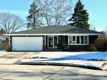 2803 N Apache Rd, Sheboygan, WI 53083