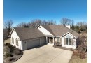 6884 Northvue Ct, Newburg, WI 53090 by Shorewest Realtors $399,980