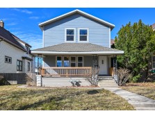 3131 N Cramer St, Milwaukee, WI 53211-3004