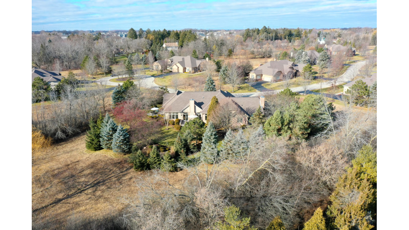 10710 N Essex Ct Mequon, WI 53092 by Shorewest Realtors $450,000