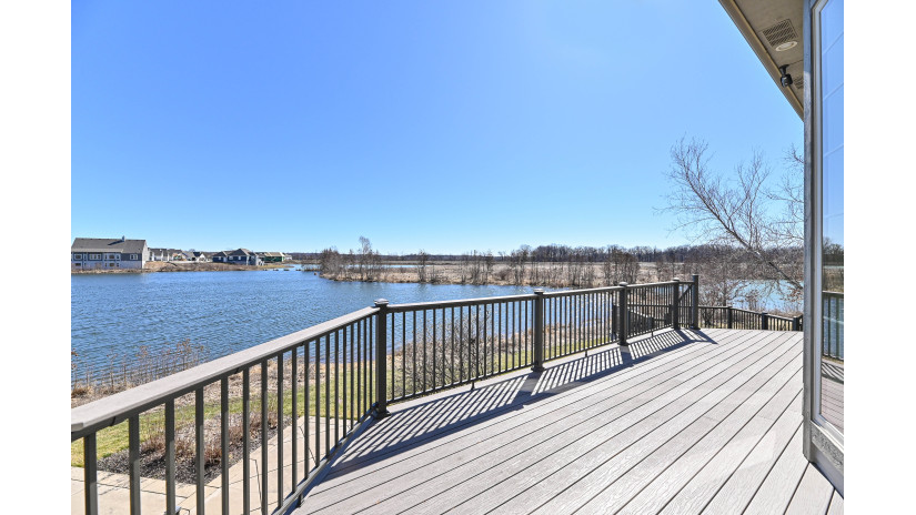 1641 Moccasin Trl Waukesha, WI 53189 by Shorewest Realtors $899,900