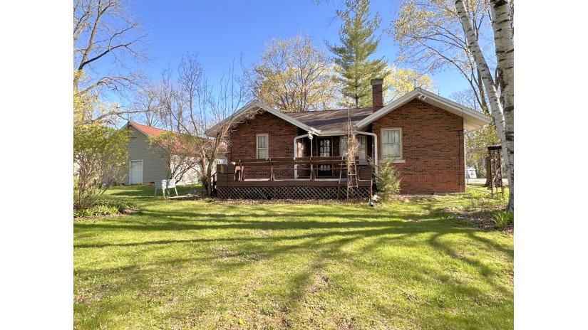 200 E Main St Rochester, WI 53105 by Shorewest Realtors $359,000