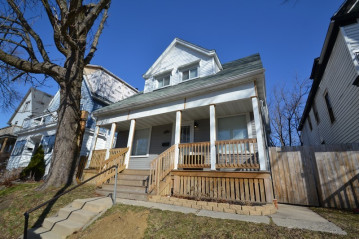 516 E Locust St, Milwaukee, WI 53212-2528