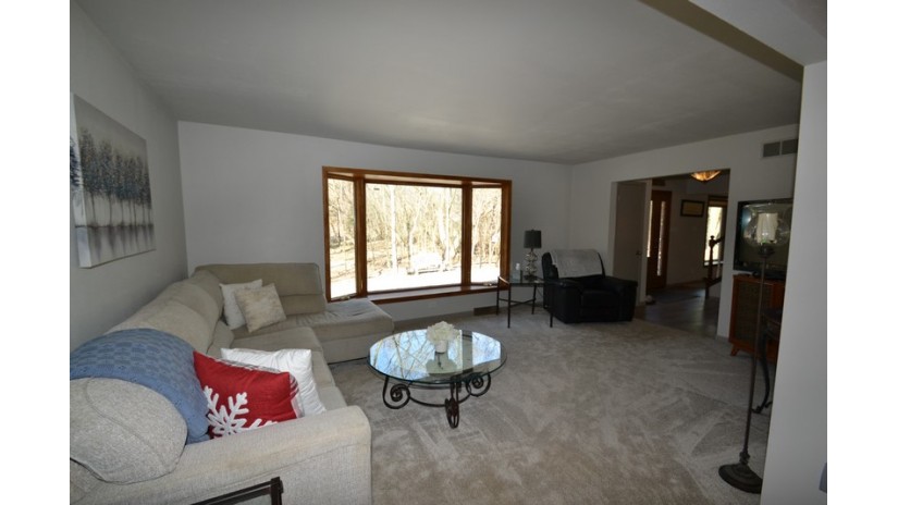 W312S6498 Willow Springs Dr Mukwonago, WI 53149 by Shorewest Realtors $674,800