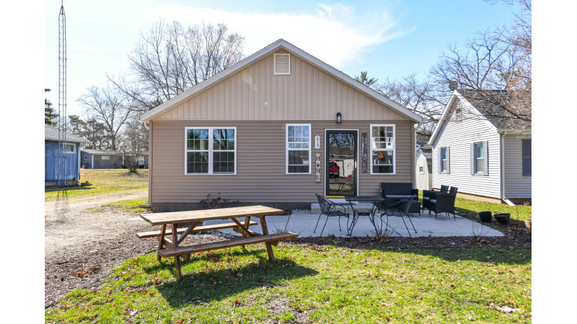 313 Schroeder Ave Delavan, WI 53115 by Shorewest Realtors $269,900