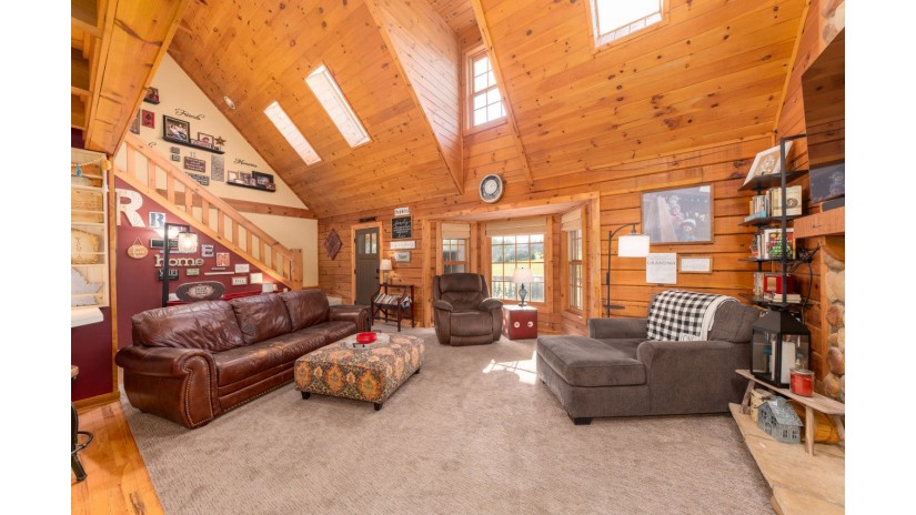 N6121 Country View Ln Concord, WI 53178 by Shorewest Realtors $895,000