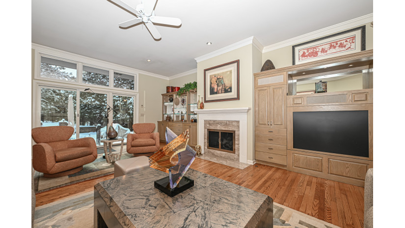 1509 W Eastbrook Dr Mequon, WI 53092 by Shorewest Realtors $649,900