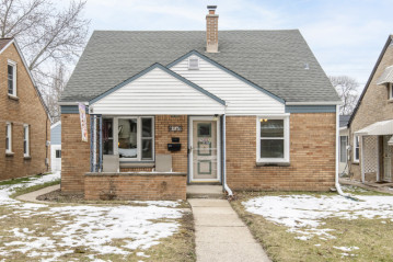 3745 N 86th St, Milwaukee, WI 53222-2829