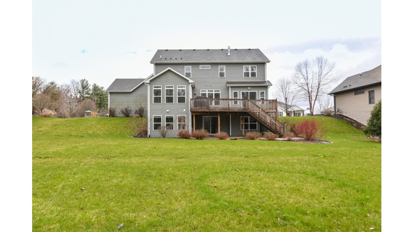 1456 Isabel Ln Burlington, WI 53105 by Shorewest Realtors $695,000