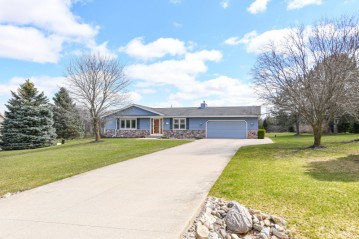 W253N5026 Mckerrow Dr, Lisbon, WI 53072-1302