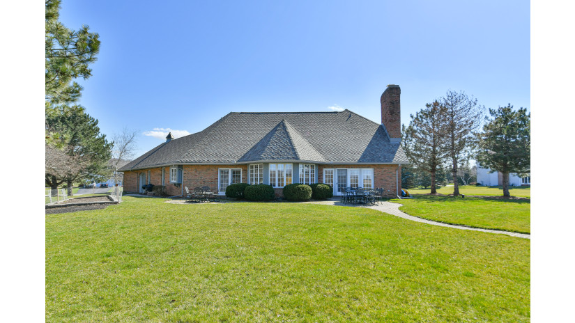 2134 Blue Heron Dr Delavan, WI 53115 by Shorewest Realtors $1,025,000