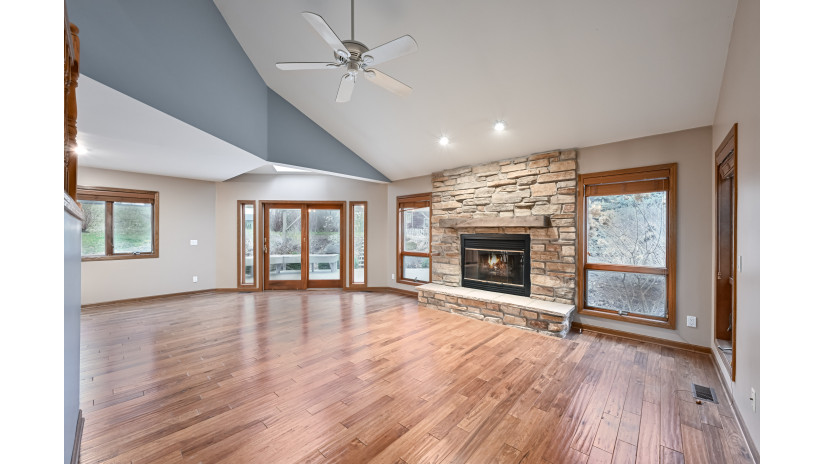 30124 Mound Dr Burlington, WI 53105 by Shorewest Realtors $399,000