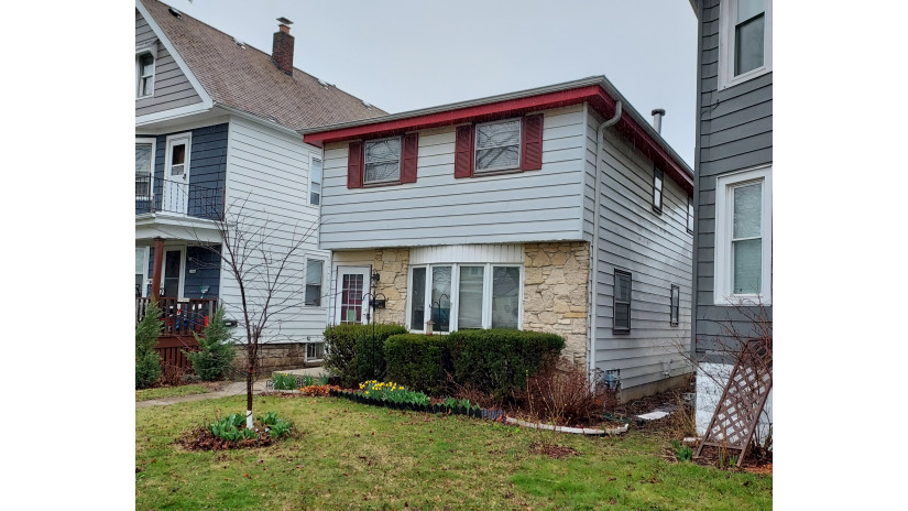 3770 E Edgerton Ave Cudahy, WI 53110 by Shorewest Realtors $266,900