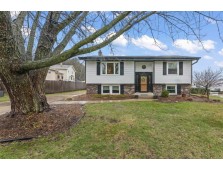 206 Chestnut Ridge Dr, Hartland, WI 53029-1304