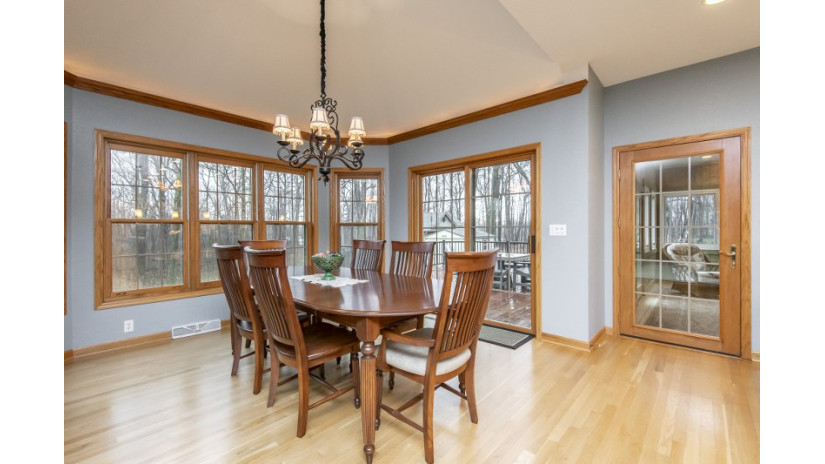 W232S5930 Charles Dr Waukesha, WI 53189 by Shorewest Realtors $795,000