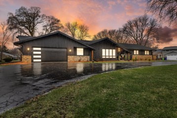 15635 Kata Dr, Brookfield, WI 53122-1034