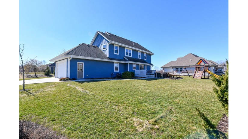 N61W13456 Cattail Ct Menomonee Falls, WI 53051 by Shorewest Realtors $699,000