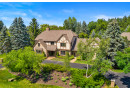 10506 N Riverlake Dr, Mequon, WI 53092 by Shorewest Realtors $899,000