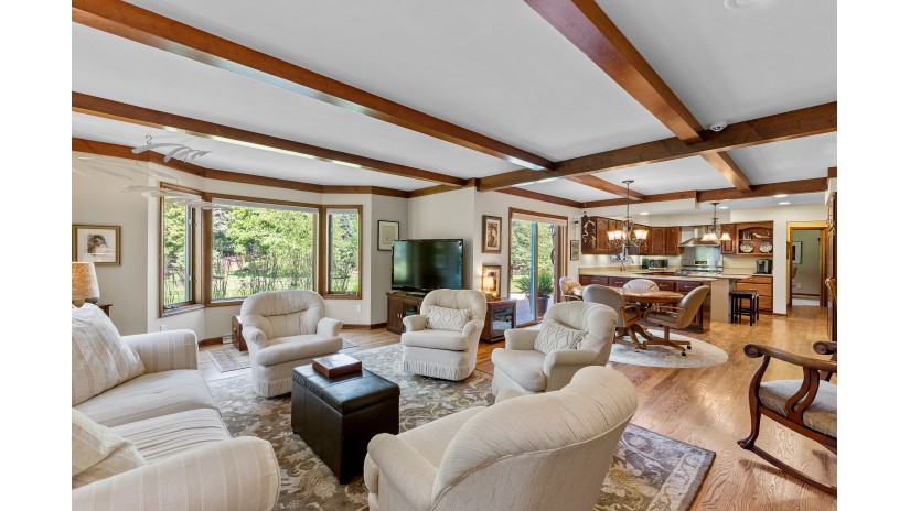 10506 N Riverlake Dr Mequon, WI 53092 by Shorewest Realtors $899,000