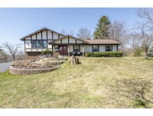 W246S6865 Maple Hill Dr, Vernon, WI 53189-9209