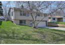 1207 Birch Dr, Waukesha, WI 53188 by Shorewest Realtors $349,900