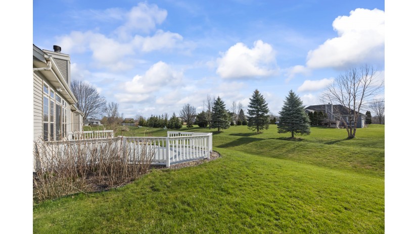 8015 Wildrose Ct Waterford, WI 53185 by Shorewest Realtors $520,000