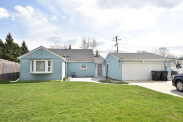 3413 W Ramsey Ave, Greenfield, WI 53221-4717