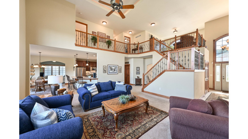 W284N6376 Hibritten Way Merton, WI 53029 by Shorewest Realtors $1,075,000