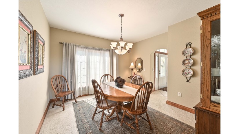 W284N6376 Hibritten Way Merton, WI 53029 by Shorewest Realtors $1,075,000