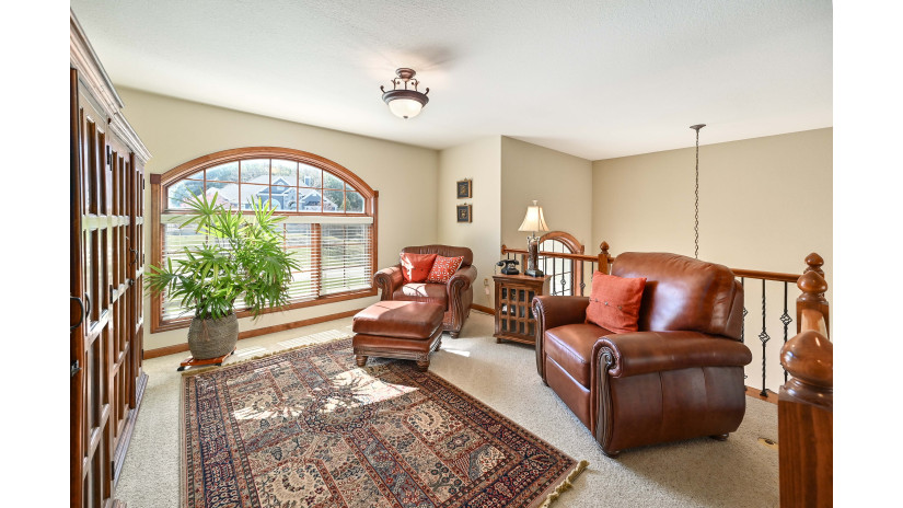 W284N6376 Hibritten Way Merton, WI 53029 by Shorewest Realtors $1,075,000