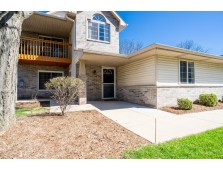 4859 W Maple Leaf Cir, Greenfield, WI 53220-2784