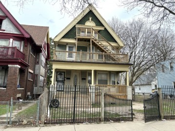 3030 N Palmer St 3032, Milwaukee, WI 53212-2006